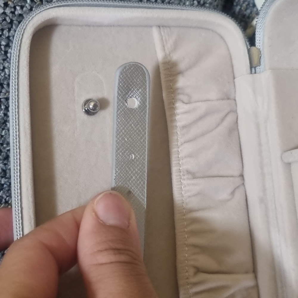 LOVISA Jewelry Storage Case - Picture 10 of 13